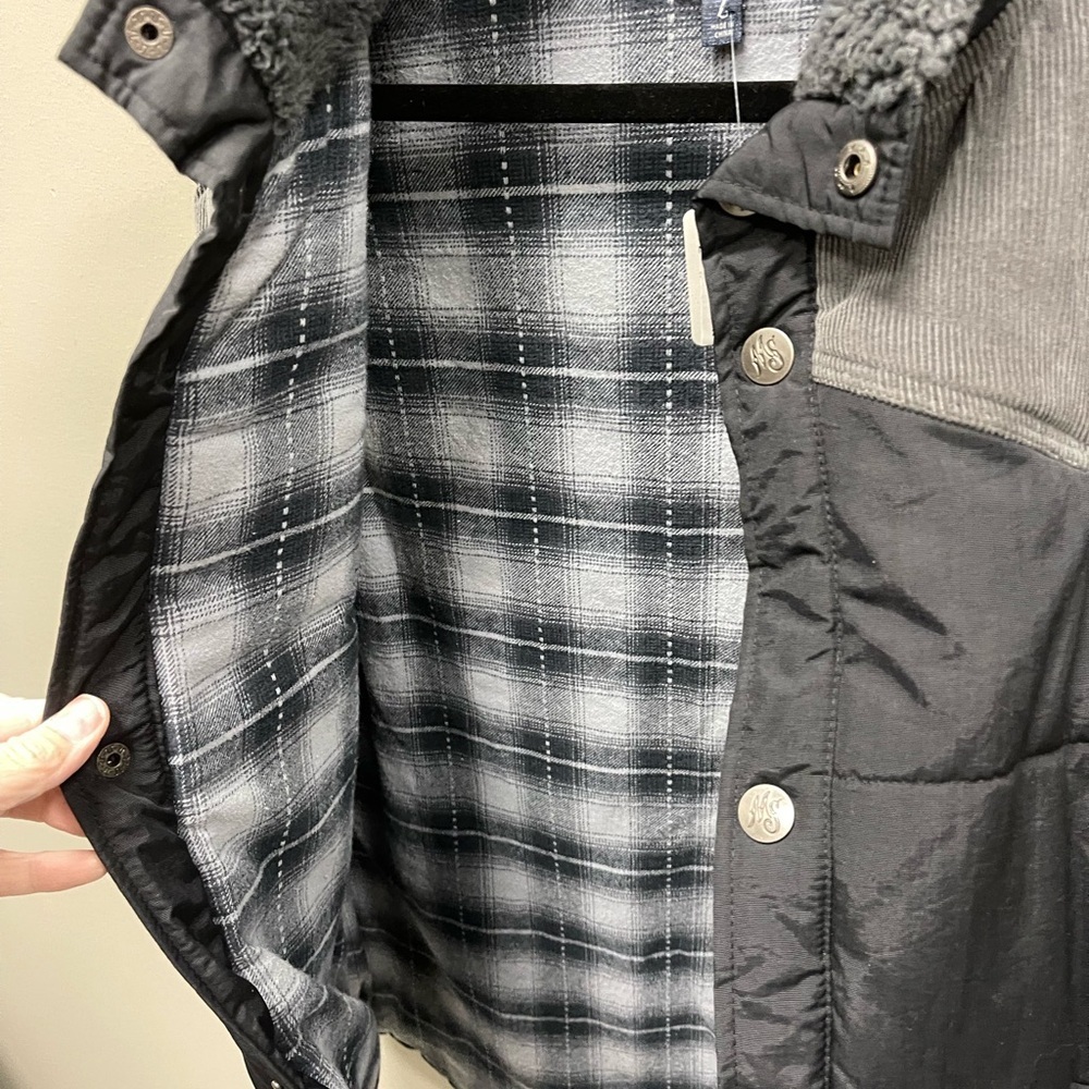 Moonshine spirit Men's Dark Gray Quilted Vest - Picture 5 of 6